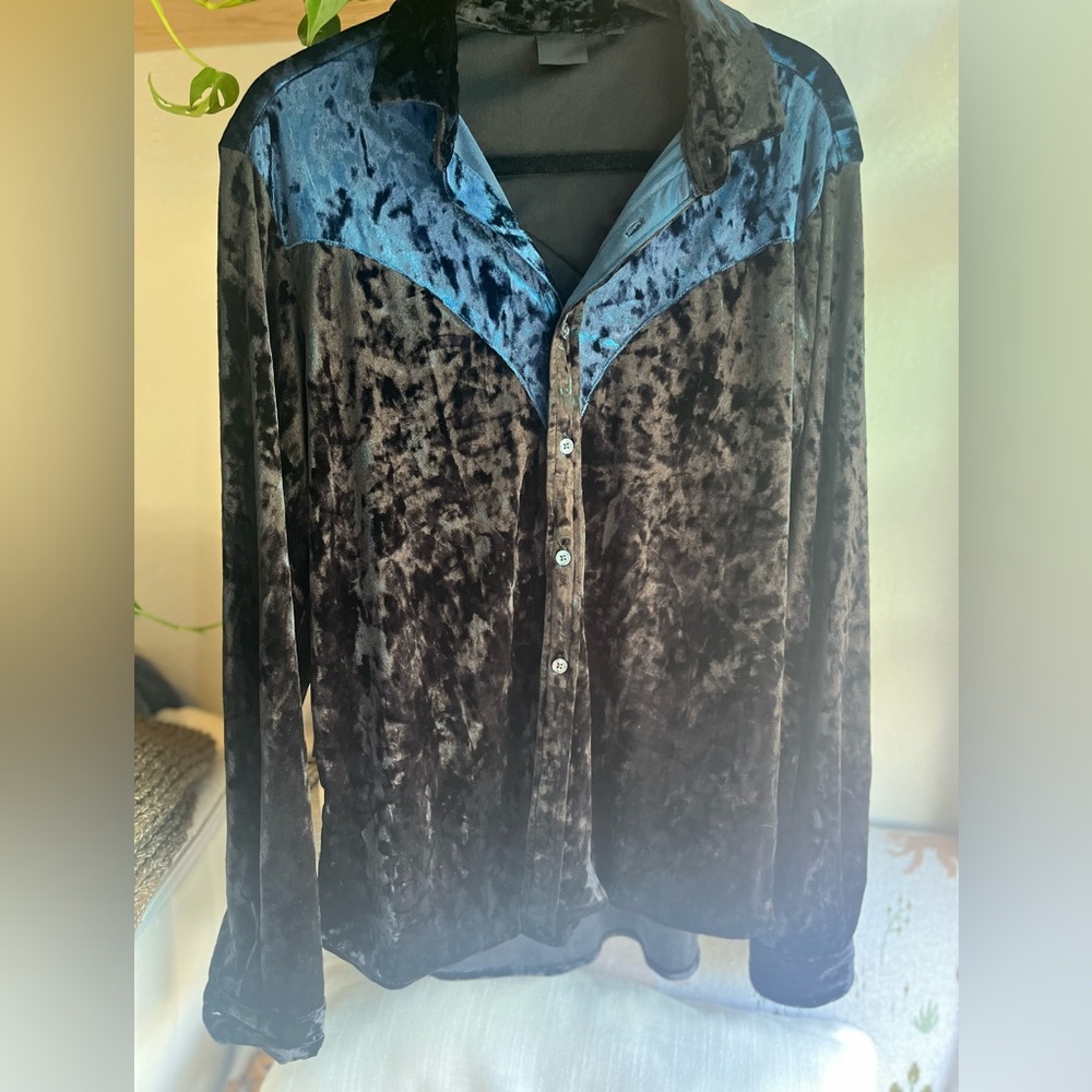 ASOS DESIGN velvet shirt in black